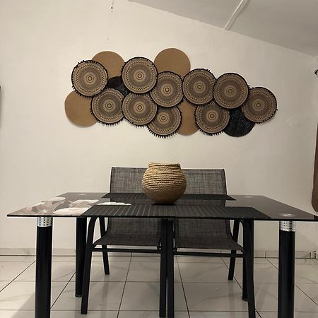 Maria' S Apartment Lavrion Bagian luar foto