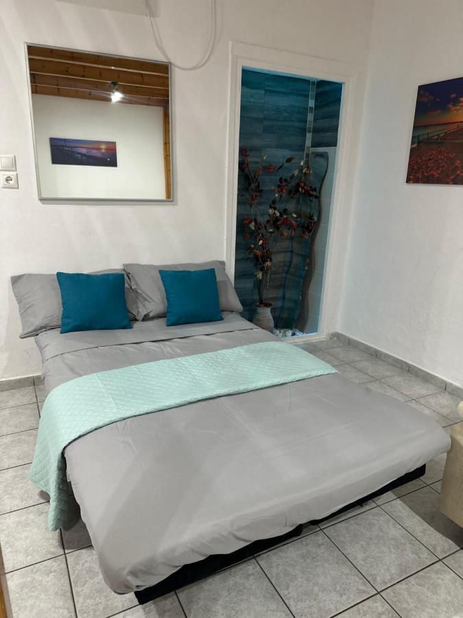 Maria' S Apartment Lavrion Bagian luar foto
