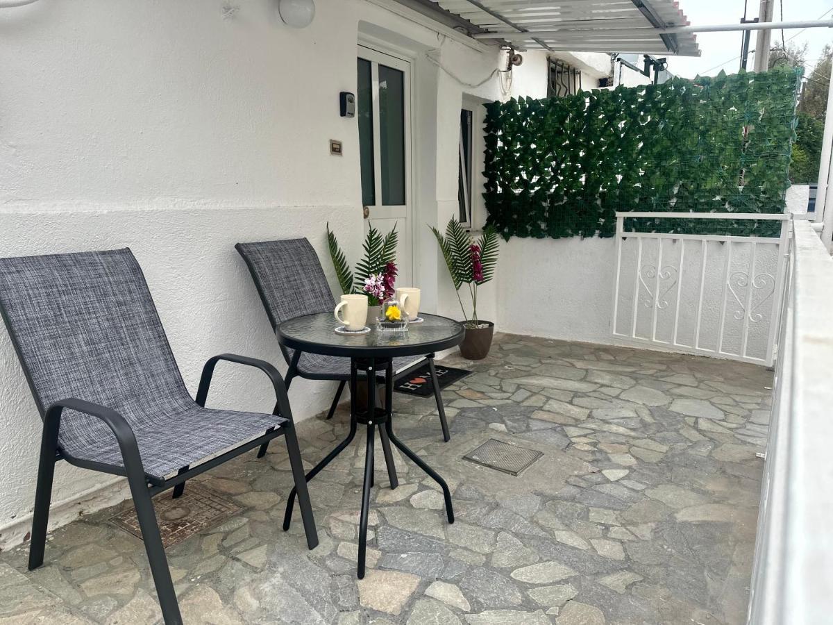 Maria' S Apartment Lavrion Bagian luar foto