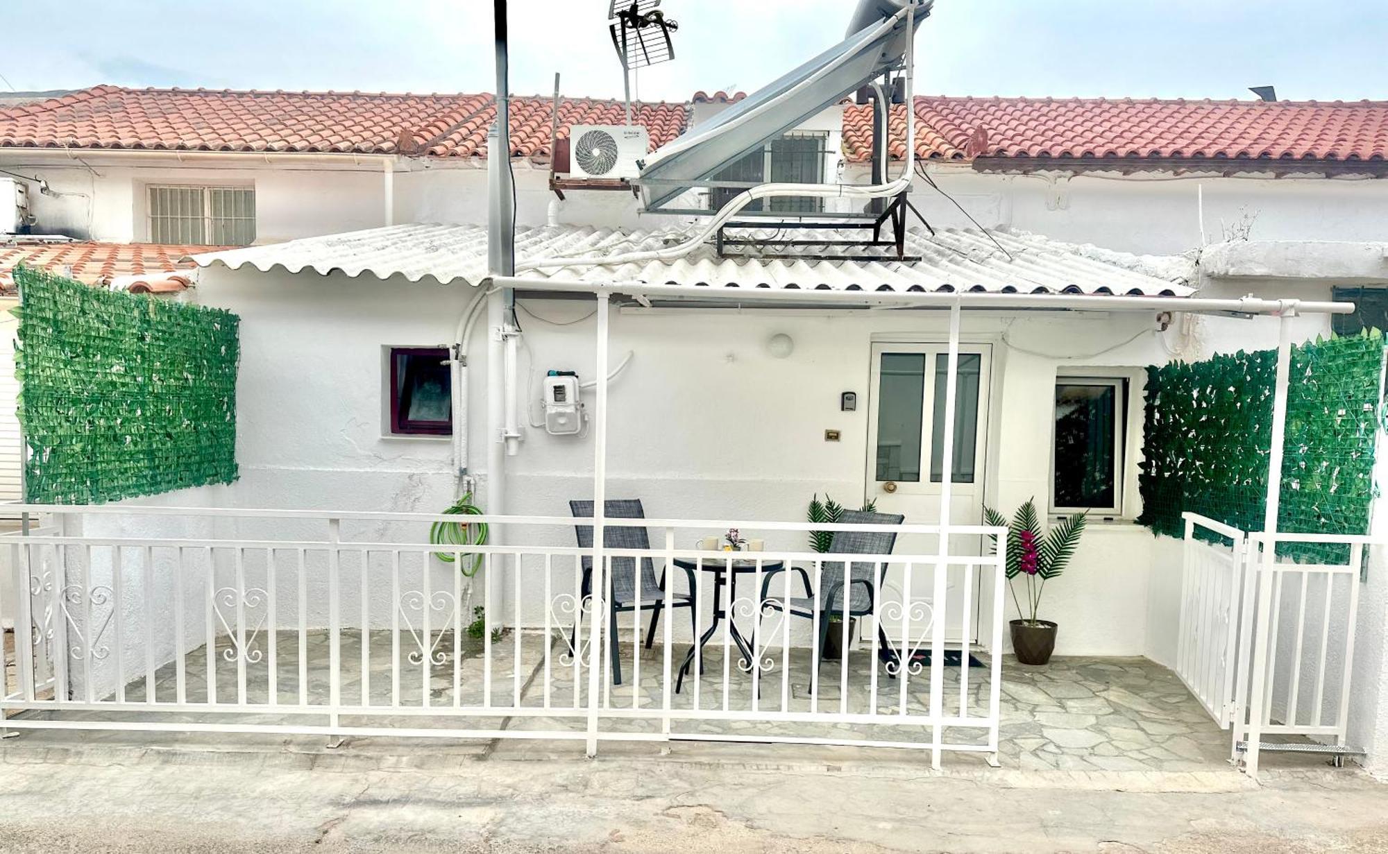 Maria' S Apartment Lavrion Bagian luar foto